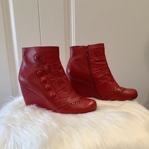 Miz Mooz Size 9 Red